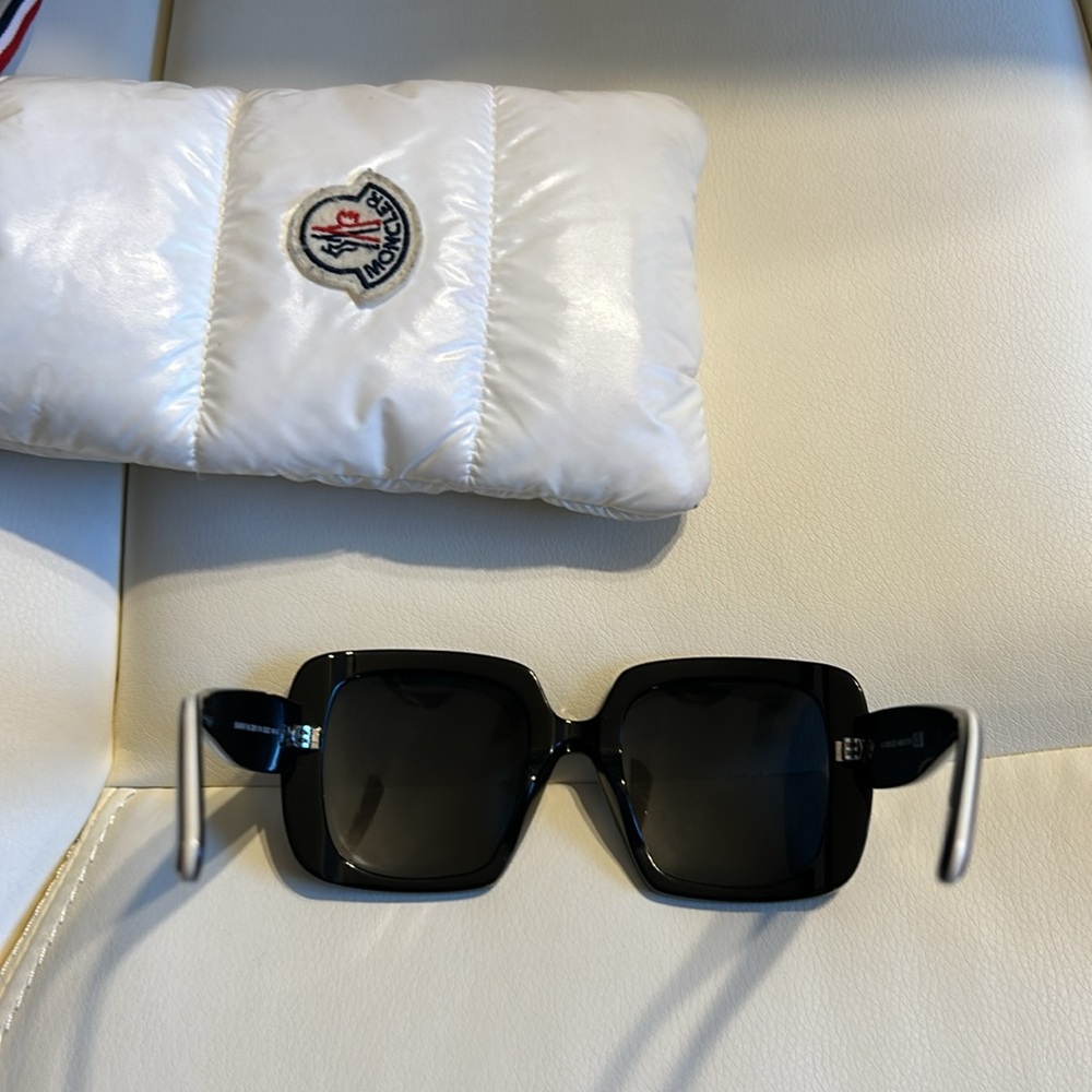 Authentic moncler unisex shades - Picture 7 of 8